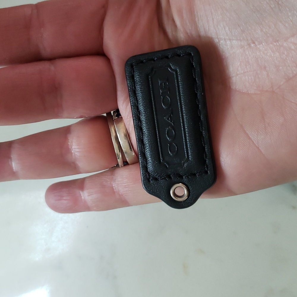 Coach Tag - Picture 3 of 3